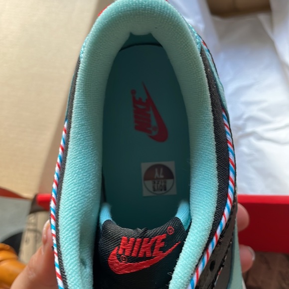 Nike Dunk Low - Picture 6 of 9